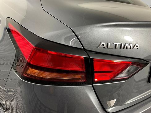Used 2024 Nissan Altima 2.5 S FWD image 22
