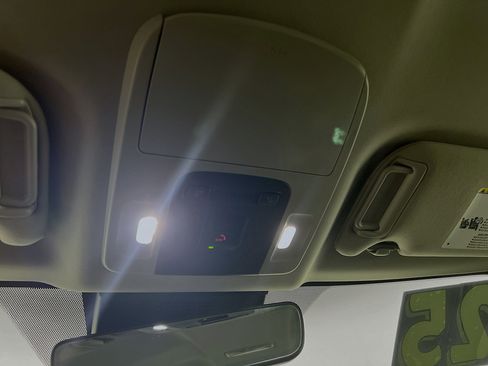 Used 2025 Toyota Camry LE w/ Convenience Package image 21