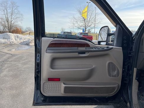 Used 2003 Ford F250 Lariat image 10