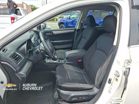 Used 2018 Subaru Outback 2.5i Premium AWD/4WD image 17