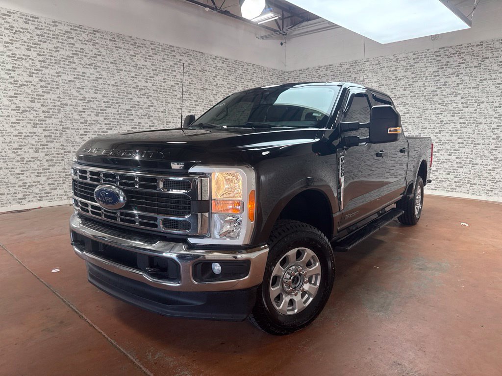 Used 2023 Ford F250 XLT AWD/4WD image 3