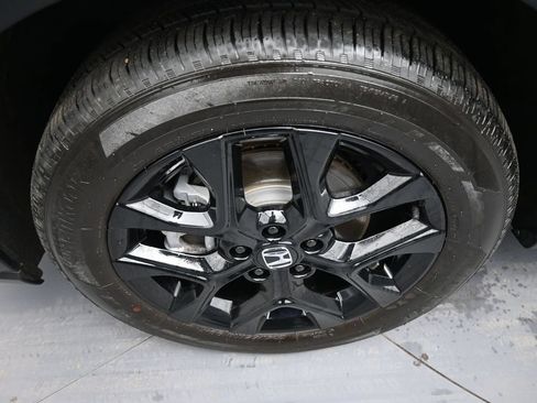 Used 2025 Honda HR-V Sport image 14