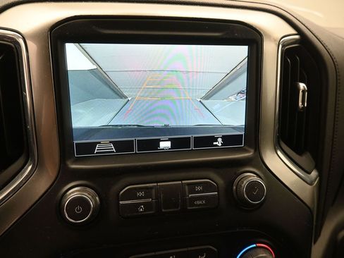 Used 2020 Chevrolet Silverado 1500 LT Trail Boss image 4