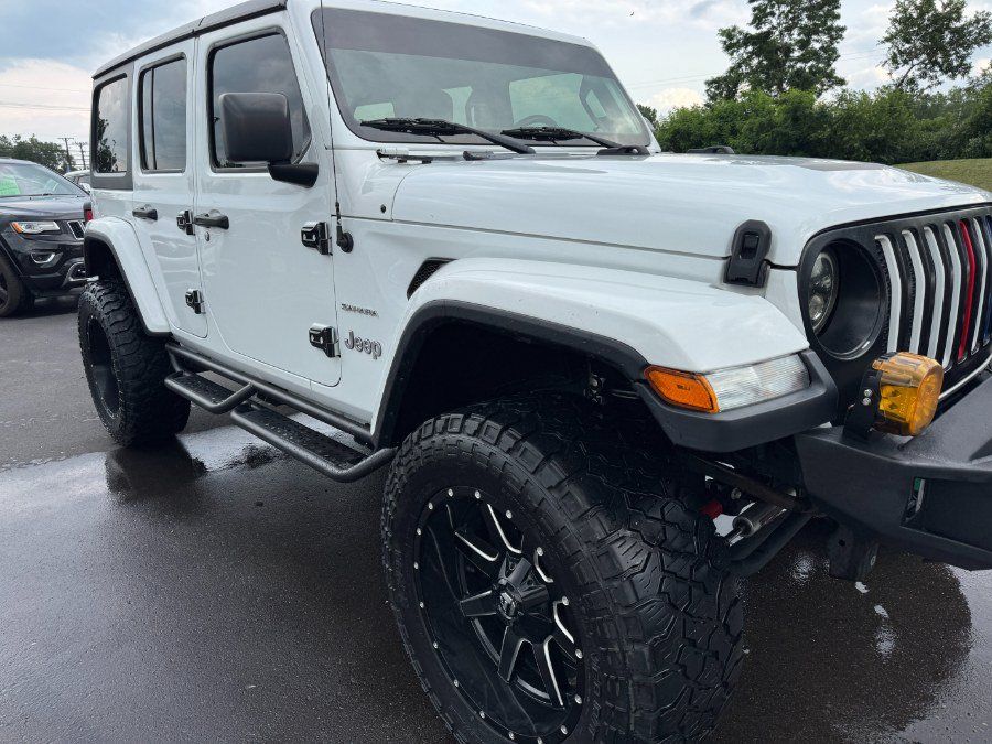 Used 2018 Jeep Wrangler Unlimited Sahara AWD/4WD image 12