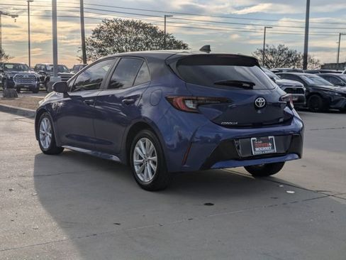 Used 2025 Toyota Corolla SE w/ SE Package image 7