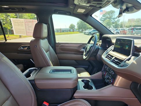 Used 2023 Chevrolet Tahoe High Country AWD/4WD image 8