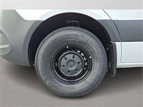 Used 2025 Mercedes-Benz Sprinter 2500 image 7