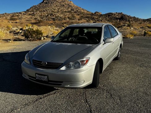 Used 2003 Toyota Camry LE image 2