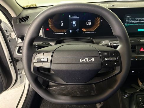 New 2026 Kia K4 FWD image 18