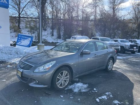 Used 2015 INFINITI Q40 AWD w/ Navigation Package image 5