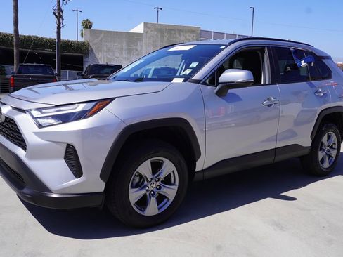 Certified 2024 Toyota RAV4 XLE FWD image 4