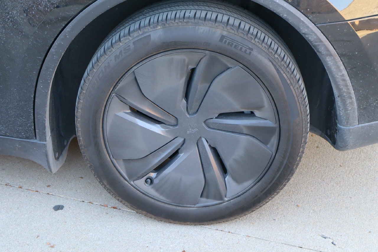 Used 2026 Tesla Model Y Long Range AWD/4WD image 23