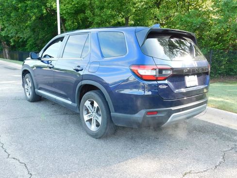 Certified 2025 Honda Pilot EX-L image 9