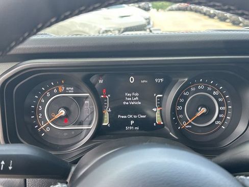 Certified 2025 Jeep Gladiator Mojave AWD/4WD image 28