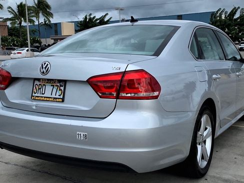 Used 2015 Volkswagen Passat 1.8T Limited Edition FWD image 5