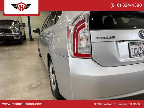 Used 2013 Toyota Prius Four w/ Deluxe Solar Roof Pkg FWD image 15