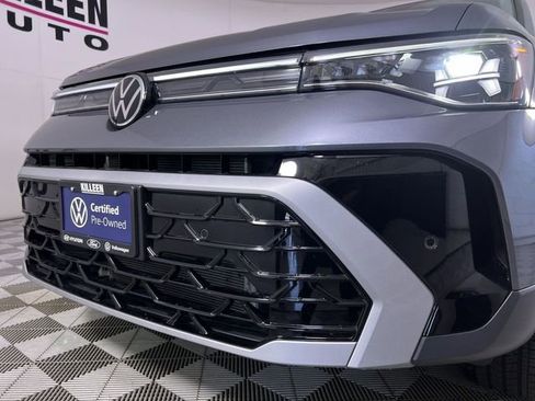 Used 2025 Volkswagen Taos SEL image 34