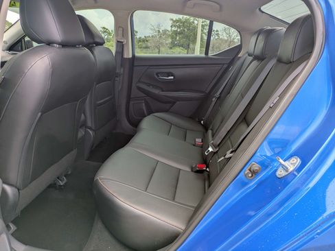 Used 2021 Nissan Sentra SR w/ SR Premium Package FWD image 15