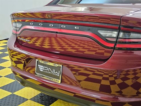 Used 2020 Dodge Charger SXT image 13
