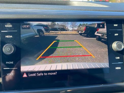 Used 2024 Volkswagen Taos SEL image 27