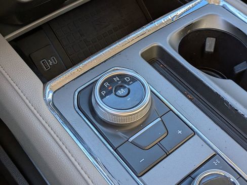 Used 2021 Ford Expedition XLT image 25