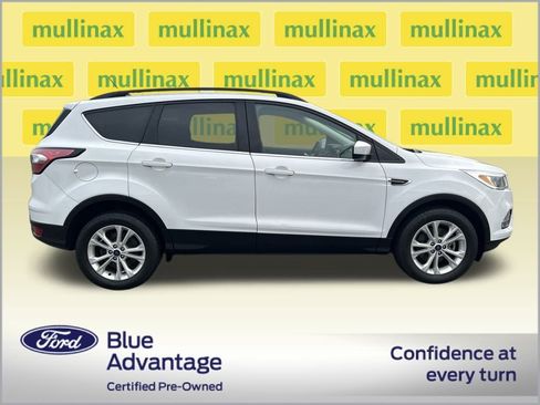 Certified 2018 Ford Escape SE w/ SE Sync 3 Package image 2