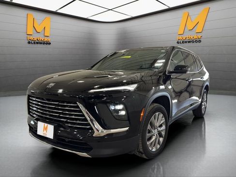 Used 2025 Buick Enclave Preferred image 4