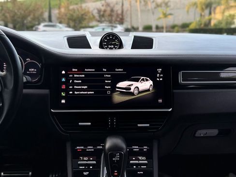 Used 2023 Porsche Cayenne Turbo S image 66