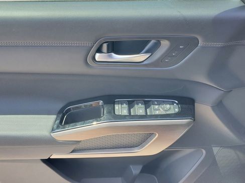 New 2025 Nissan Pathfinder Platinum image 23