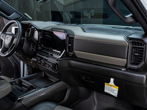Used 2025 Chevrolet Silverado 2500 ZR2 w/ ZR2 Bison Edition AWD/4WD image 18