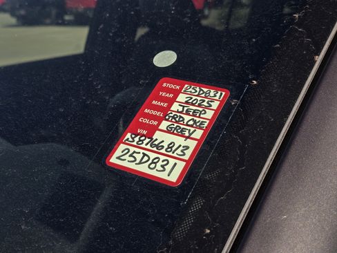 New 2025 Jeep Grand Cherokee L Altitude image 22