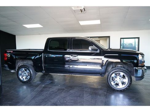 Used 2017 Chevrolet Silverado 1500 LT w/ True North Edition AWD/4WD image 8