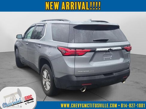 Used 2023 Chevrolet Traverse LT image 9