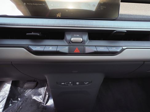 Used 2024 Kia EV9 Wind image 27