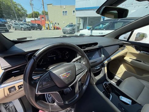 Used 2019 Cadillac XT5 FWD image 22