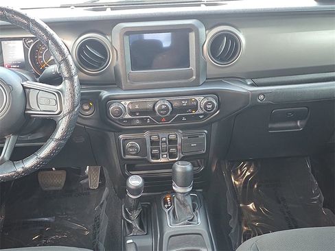 Used 2022 Jeep Gladiator Sport image 16
