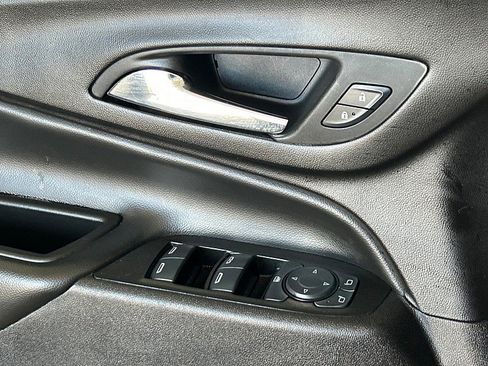 Used 2024 Chevrolet Equinox LT image 27