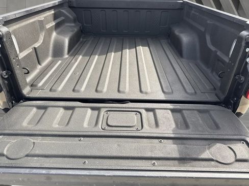 Used 2022 Jeep Gladiator Overland image 32