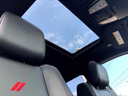 Used 2024 Dodge Durango GT image 13