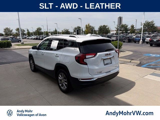 Used 2024 GMC Terrain SLT AWD/4WD image 4