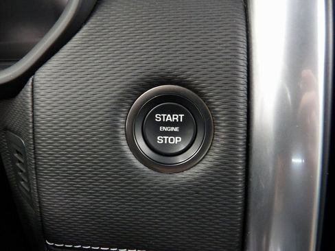 Used 2024 Land Rover Discovery Dynamic SE image 43