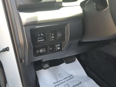 Used 2019 Toyota Tundra SR5 AWD/4WD image 11