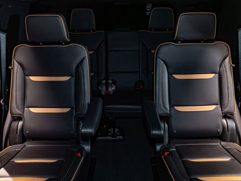 Used 2024 GMC Yukon AT4 w/ AT4 Premium Plus Package image 25