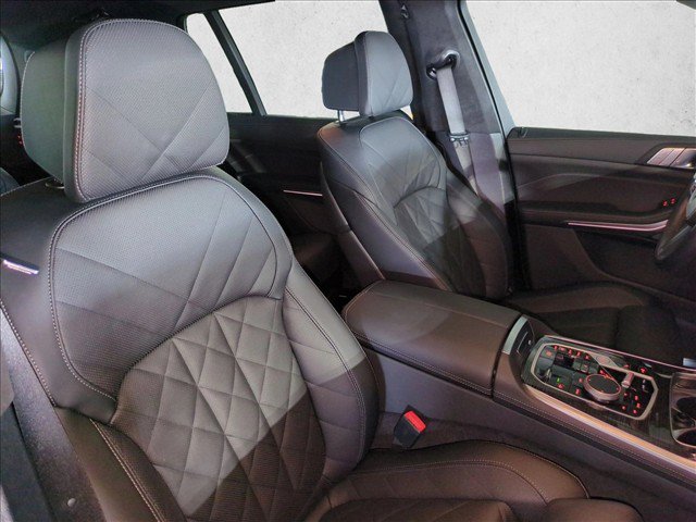 Used 2026 BMW X7 xDrive40i w/ M Sport Package AWD/4WD image 22