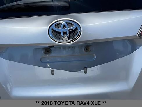 Used 2018 Toyota RAV4 XLE AWD/4WD image 14