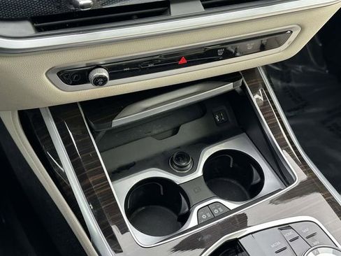 Certified 2024 BMW X7 xDrive40i w/ Executive Package image 38