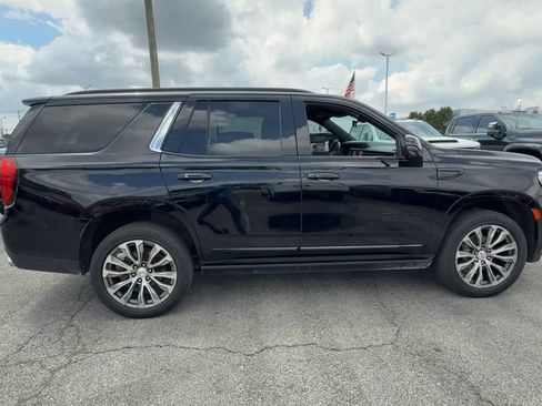 Used 2021 GMC Yukon Denali w/ Denali Premium Package AWD/4WD image 9