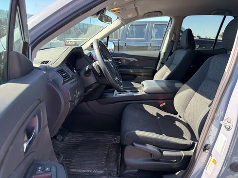Used 2024 Honda Ridgeline Sport image 10