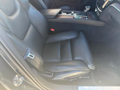 Used 2020 Volvo V60 T5 Cross Country image 57