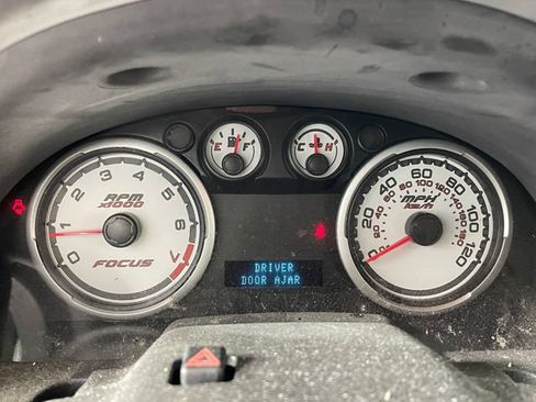 Used 2010 Ford Focus SES FWD image 5